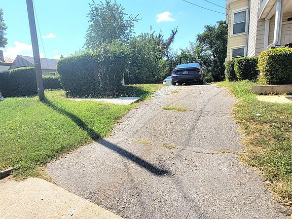 2nd image of 615 Fillmore St