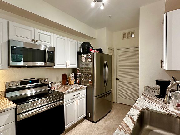 3rd image of 8539 Gate Pkwy W Unit 1514