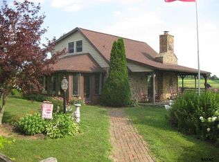 2733 Seitzville Rd, Seven Valleys, PA 17360