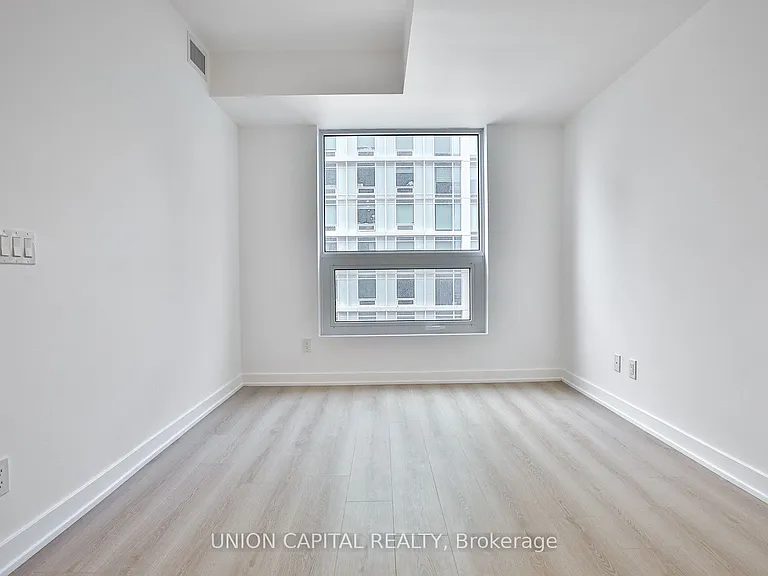 100 Queen St E #2312 — Photo 16