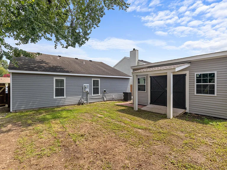 1465 Woodbridge Trl — Photo 6