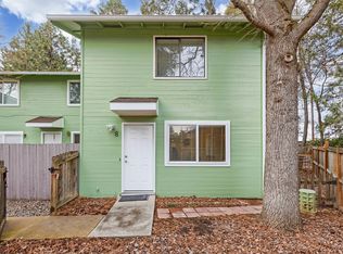 600 W 1st St #8, Phoenix, OR 97535