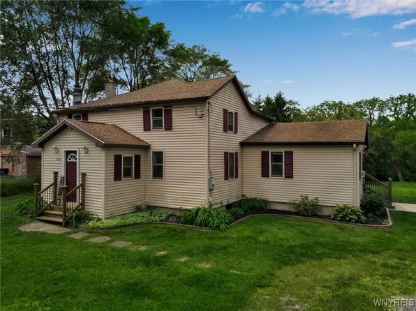 3320 Mill Rd, Gasport, NY 14067