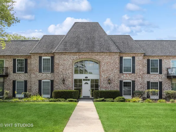 136 Carriage Way Dr Unit 107C, Burr Ridge, IL 60527