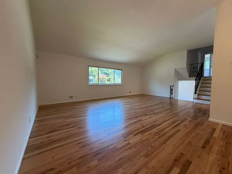 4 Greentree Dr — Photo 11