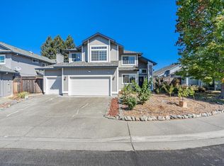 9212 Piccadilly Cir, Windsor, CA 95492