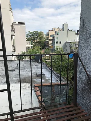 Rented by City Vista Inc | media 30