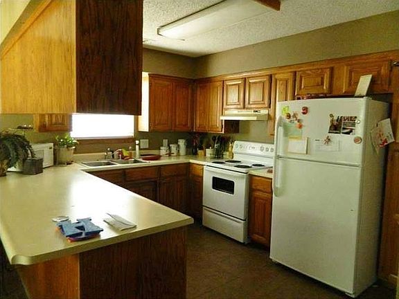 3rd image of 205 Pleasant View Ln