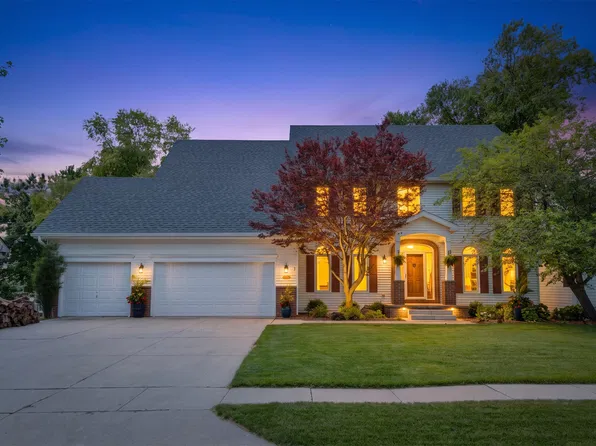 5970 Beechtree Dr, West Des Moines, IA 50266