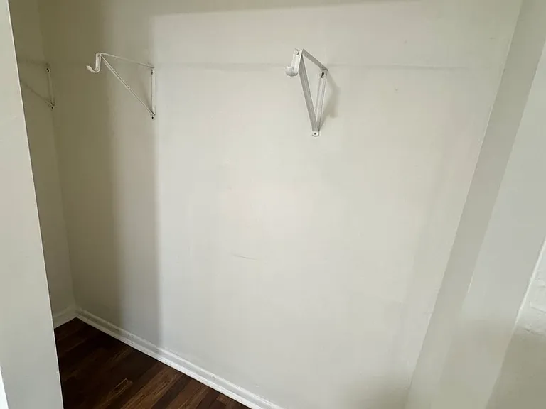 1617 W 38th Pl — Photo 10
