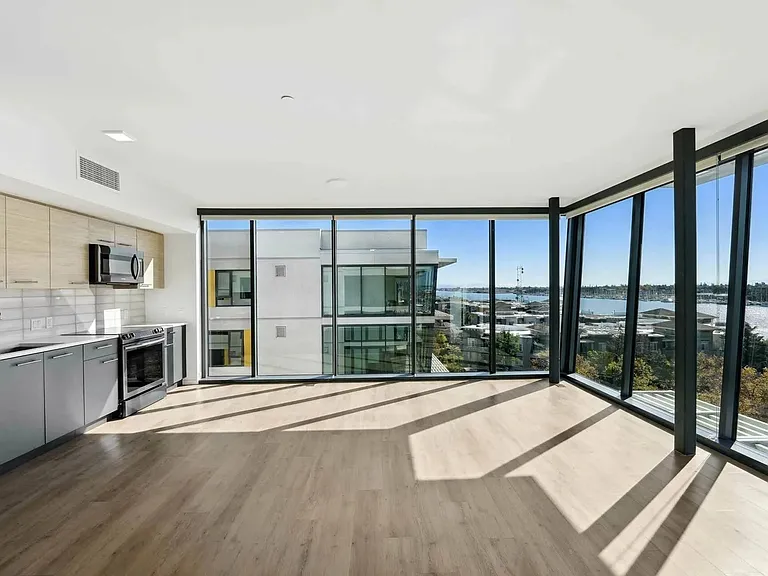 Channel House — Photo 12