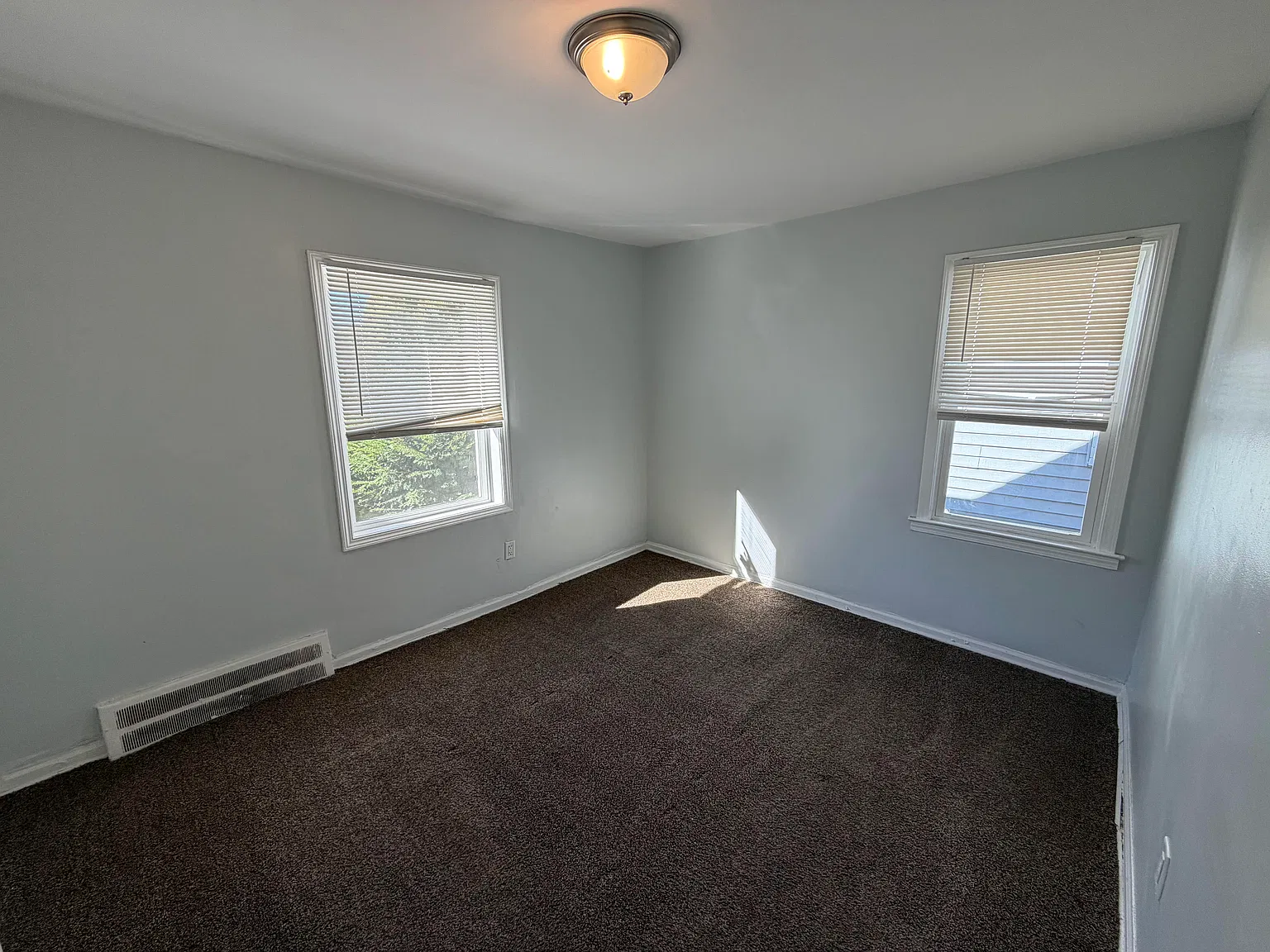 3 bed, 1013 sqft, $1,300 — Photo 4