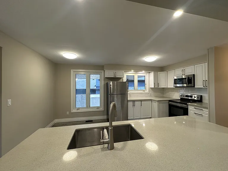 368 Fairlawn St — Photo 1