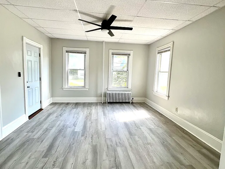 136 Church St #B — Photo 1