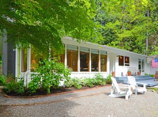 4070 Pleasant Beach Dr NE, Bainbridge Island, WA 98110