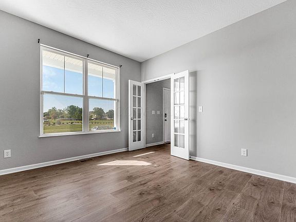 4th image of 193 Ellington Blvd