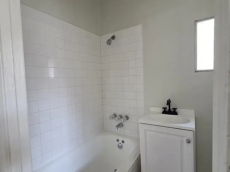 1497 W 27th St #1/2 — Photo 8
