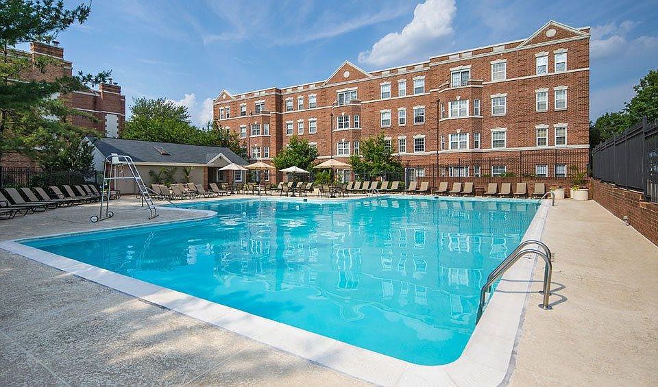 2nd image of 3623 38th St NW APT 102