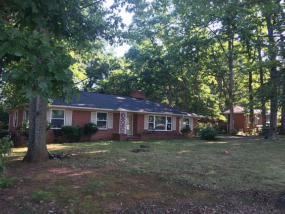 3rd image of 1816 E Garrison Blvd