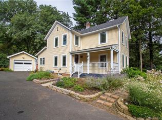 1045 Mountain Rd, Bloomfield, CT 06002