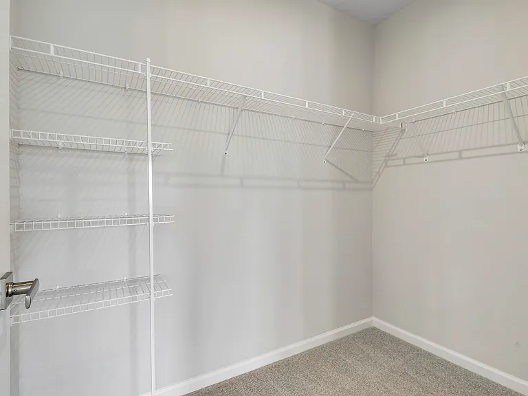 15404 SW American St — Photo 32