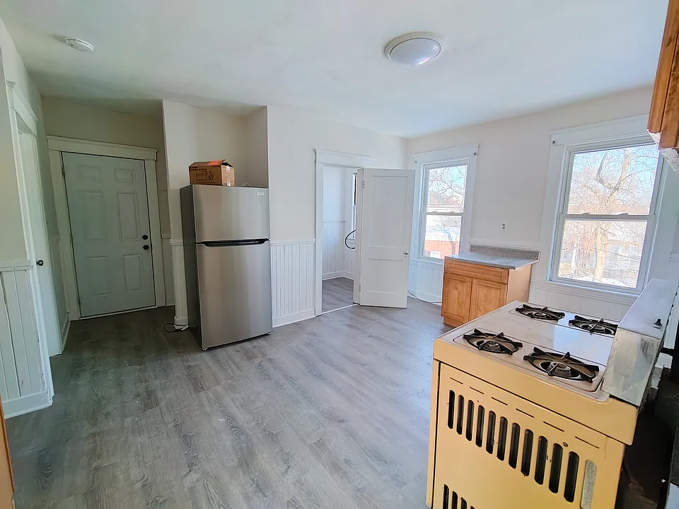 14 Douglas Ct #3