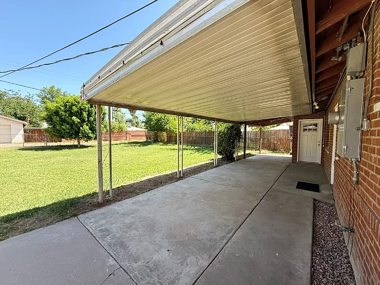 1514 W Rovey Ave — Photo 35