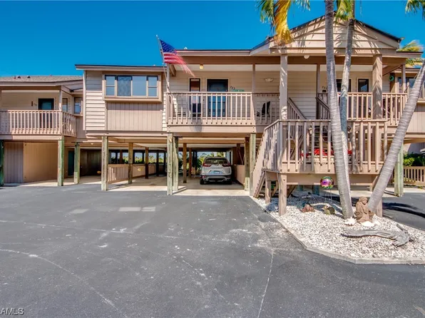 7532 Captains Harbor Dr APT 705, Bokeelia, FL 33922