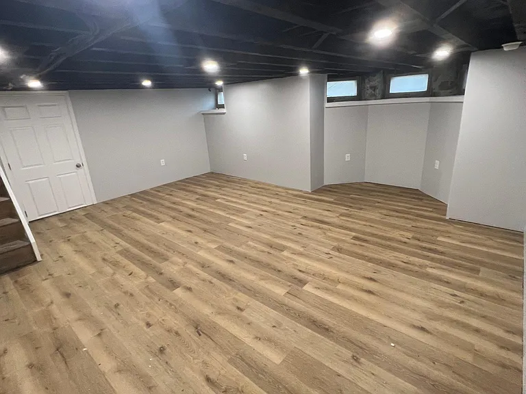 16 E Stewart Ave #1 — Photo 12