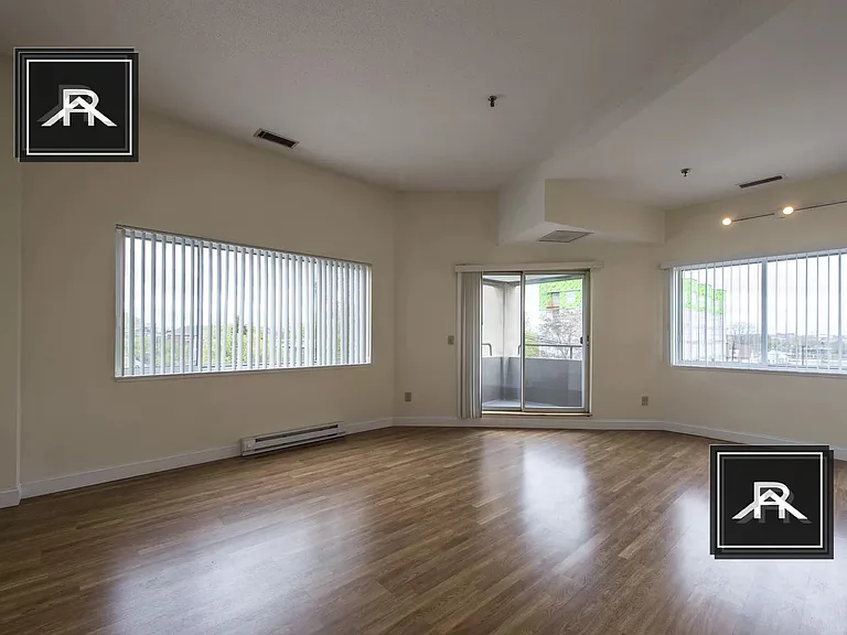 1077 Commonwealth Ave #209 — Photo 11