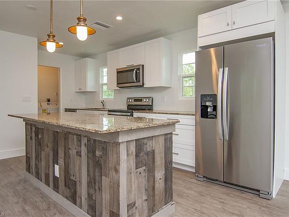 3rd image of 131 Everglades Blvd S