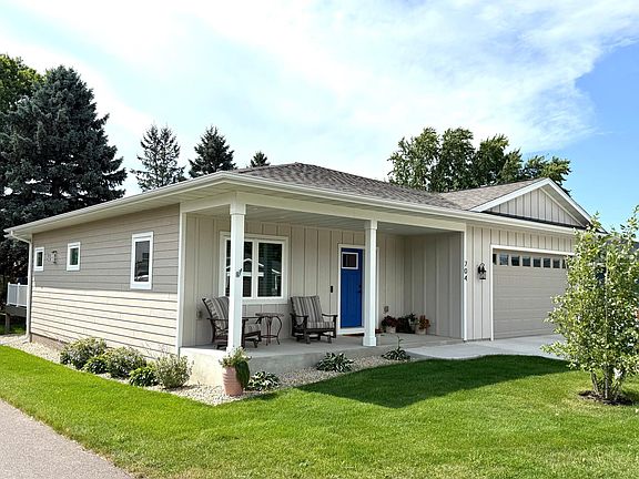 2nd image of 704 Maple Pl