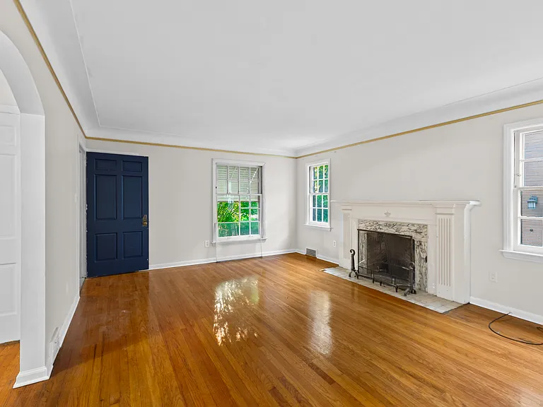 16520 Baylis St #2 — Photo 2