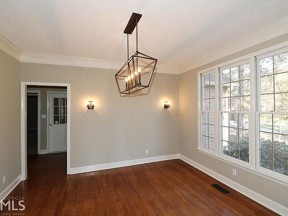5th image of 106 Chandler Ct