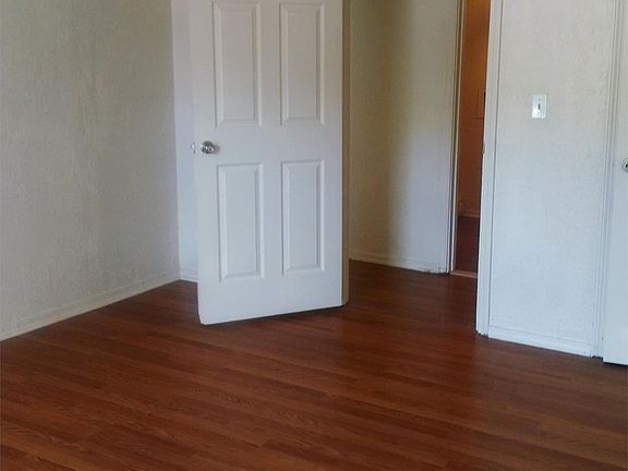 5th image of 2222 NW 26th St
