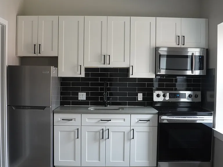 1764 Frankford Ave — Photo 3