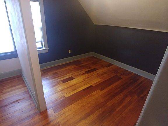3rd image of 270 Nugent St
