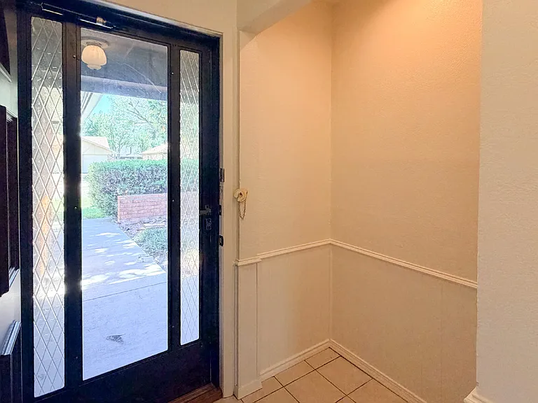 712 Pecan St — Photo 6