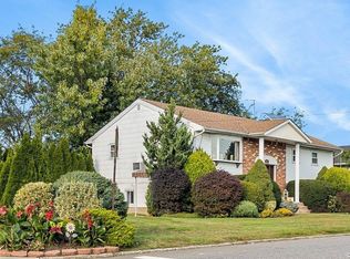 115 Madison Ave, New Hyde Park, NY 11040