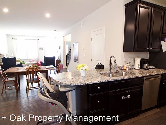 3rd image of 546 Smallwood Dr