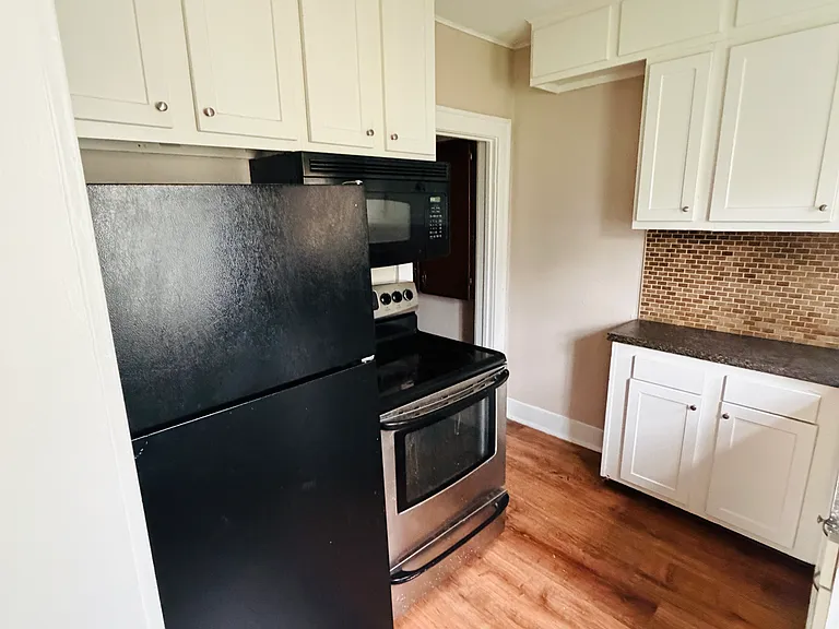 1007 Premont Ave — Photo 40