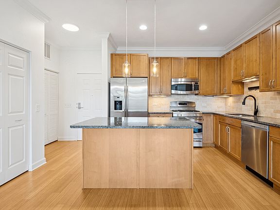4th image of 2326 W Giddings St APT 305
