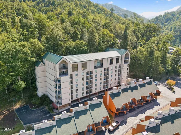 413 Baskins Creek Rd #405, Gatlinburg, TN 37738
