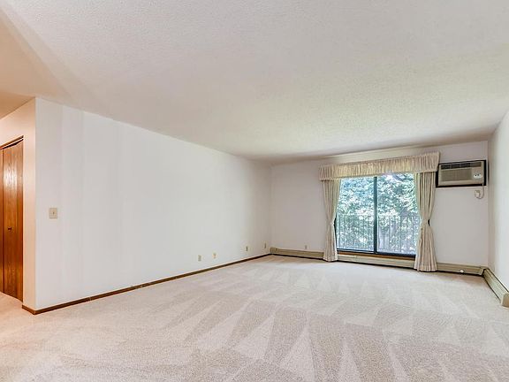 3rd image of 5607 Green Circle Dr APT 221
