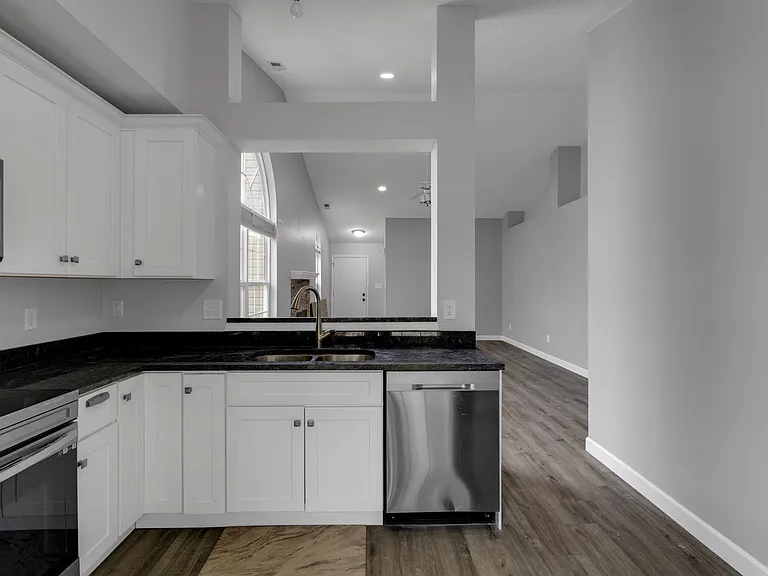 5709 Eden Village Dr — Photo 8