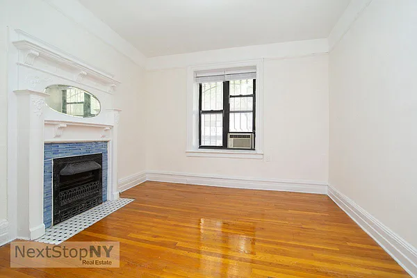 Rented by NextStopNY | media 23