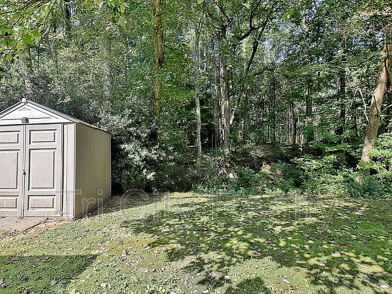150 Chase Ct — Photo 37