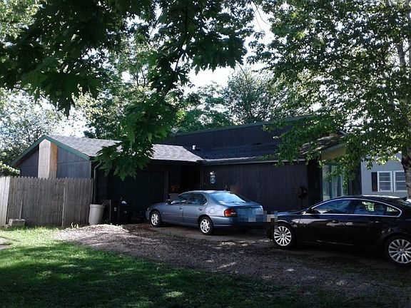 3rd image of 555 E Lincoln St