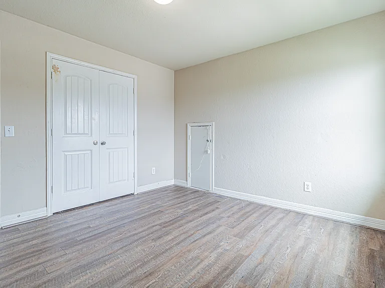 5488 Devonwood St — Photo 44