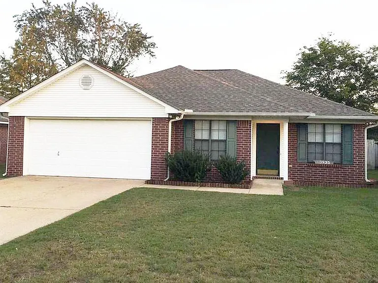 3935 Seraph Dr — Photo 1
